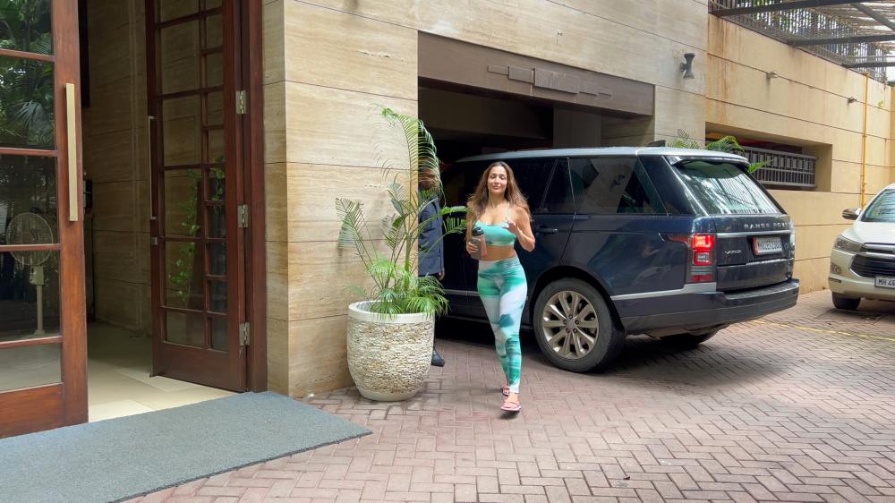 malaika-arora-was-spotted-in-bandra-turning-heads-with-her-effortless-style-and-grace